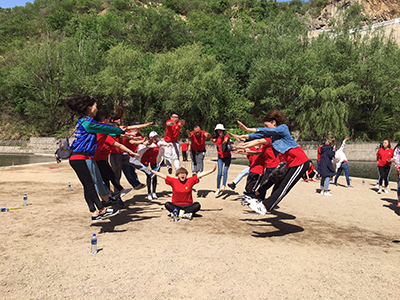 公司團(tuán)建：無(wú)能量不青春